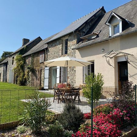 Entire Farm House Stay, La Gerouardiere Barenton Εξωτερικό φωτογραφία