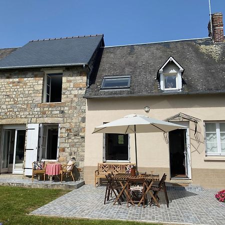 Entire Farm House Stay, La Gerouardiere Barenton Εξωτερικό φωτογραφία