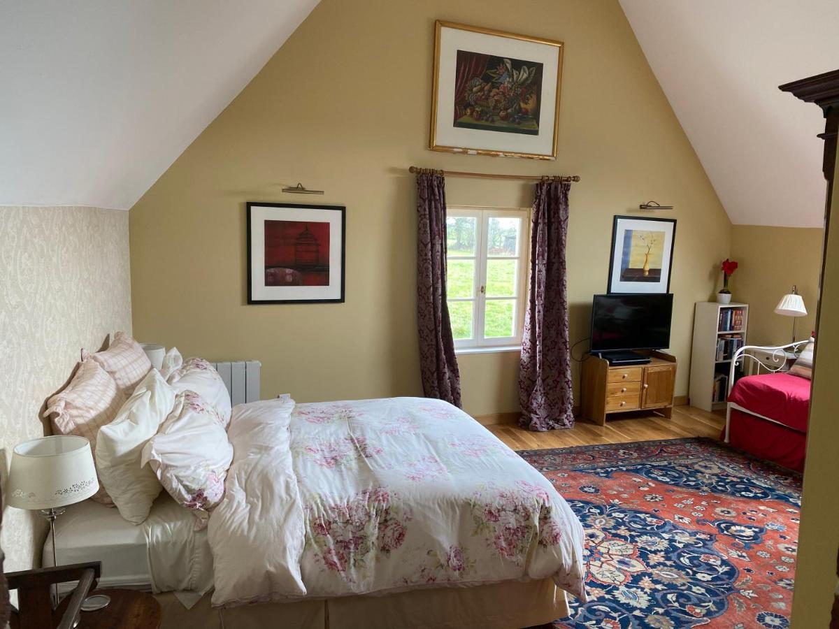 Entire Farm House Stay, La Gerouardiere Barenton Εξωτερικό φωτογραφία